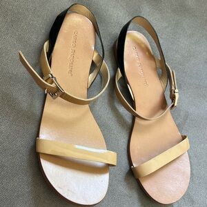 Carlo Pazolini flat sandals